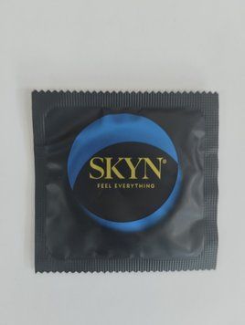 Безлатексний поліізопреновий презерватив SKYN Extra Lubricated (по 1 шт.) 49046 фото